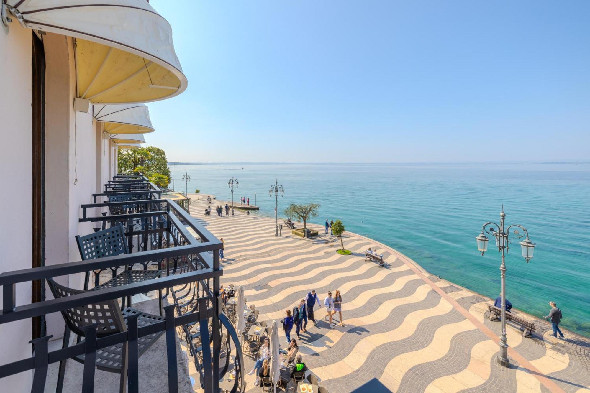 לאזיסה La Vista Postcard Hotel מראה חיצוני תמונה